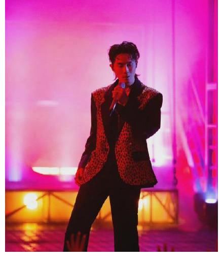 《披荆斩棘的哥哥》戚薇，李承铉一个动作引全场尖叫，陈小春第一