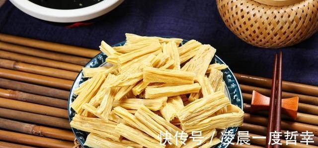 腰部|减肥的人不能吃花生若想减去腰部赘肉，3种食物尽量少碰