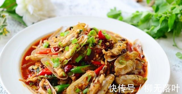 聚餐的时候吃什么下酒菜,鲜味辣炒蛏子,做法简单,香辣美味!