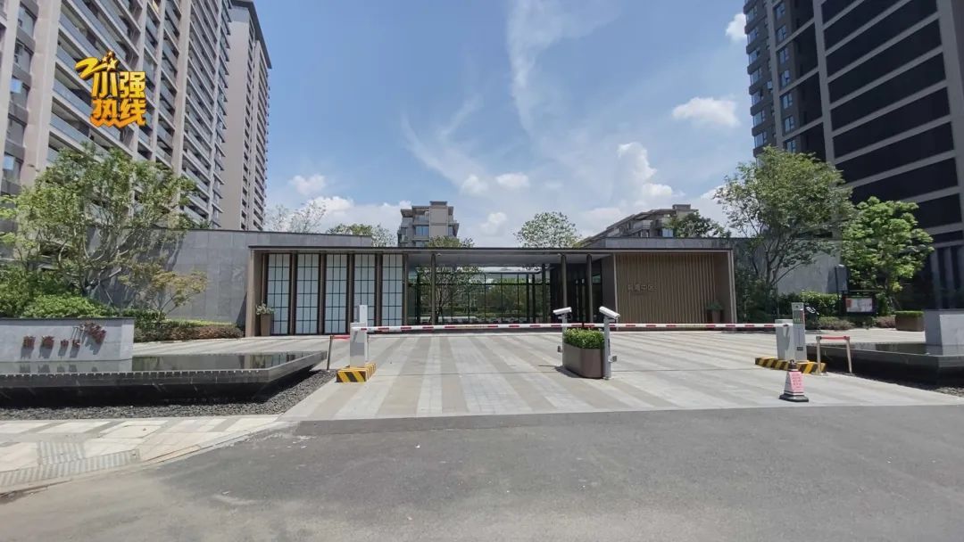 仁恒置地|花近800万买的跃层，没想到不堪入目