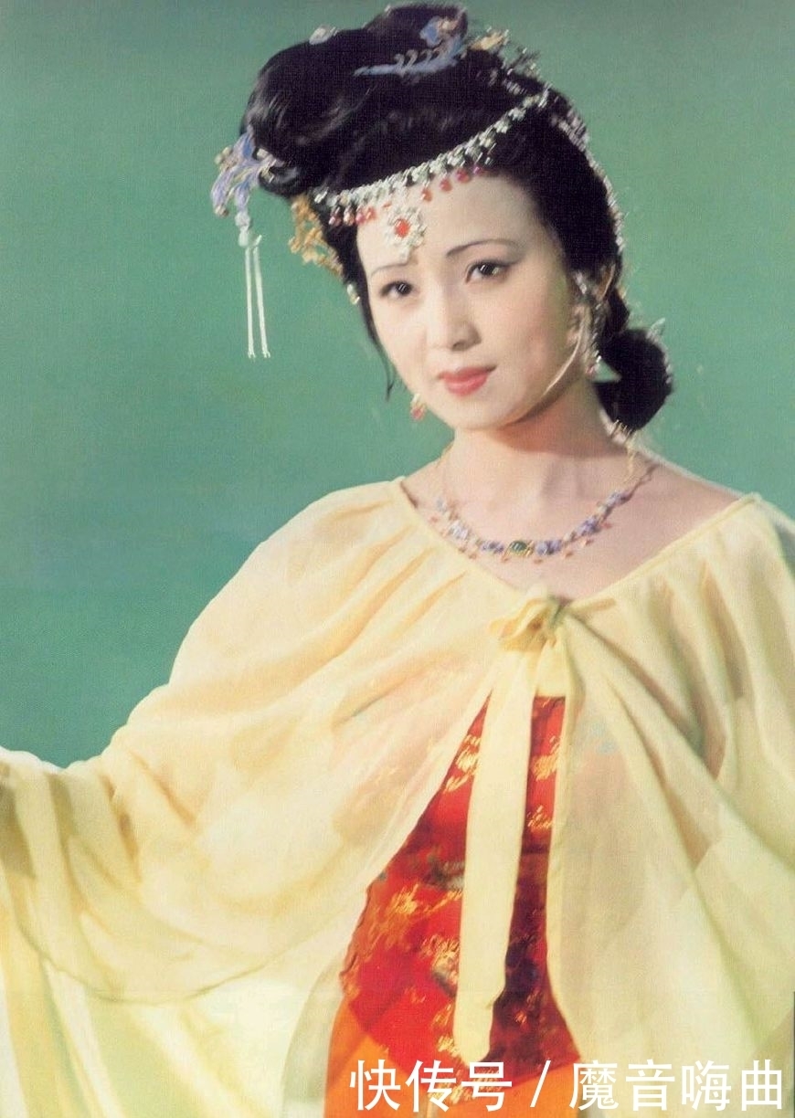 秦可卿是好女人还是坏女人?曹雪芹四个字点明!