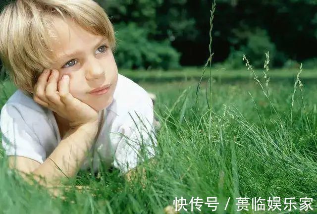 宝妈|需要哄睡的宝宝,和自己入睡的宝宝,长大后影响的不止是智力