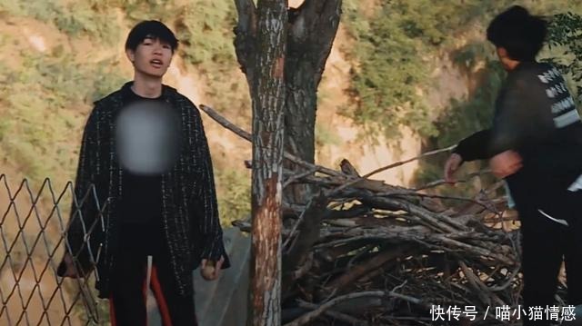 马赛克|《变形计》史上最壕主角衣服全程打马赛克,贫穷限制我们想象