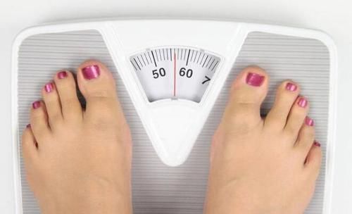 肌肉痉挛|走路时，腿突然发软甚至跌倒，是什么情况？这5个因素，别大意