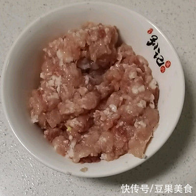 色香味俱全，米饭配外婆菜炒肉沫，下饭绝杀