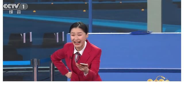 “表情帝”金靖表演風(fēng)格被質(zhì)疑，離開春晚舞臺(tái)之后為何屢屢翻車？