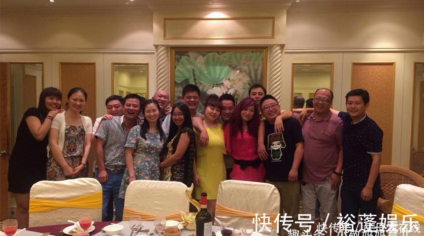 同学|妈妈带6岁儿子参加同学聚会,结束后被踢出群,得知原因后悔不迭