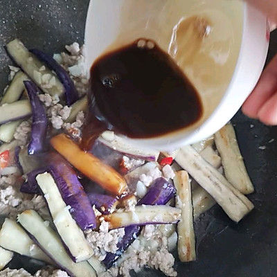 肉末茄子盖浇饭