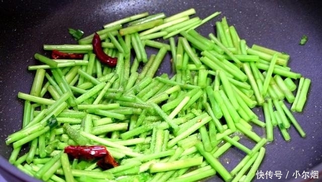 成人|9成人不吃这菜，4元1斤很便宜，痰多老咳嗽就吃这菜，1天见效