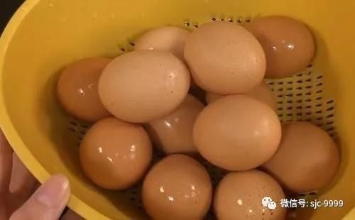 天热了鸡蛋容易坏,不用放进冰箱,老农教你1招,放2个月还新鲜