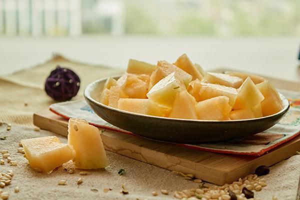 哈密瓜|喝白酒不如泡酒喝,以下几种食物用来泡酒,不上瘾,还能强身健体