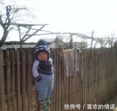 |幽默笑话:小胖和他哥去吃自助烤肉,吃一半的时候……