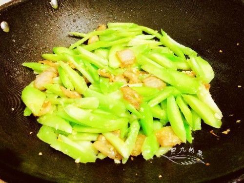 大雪时节,记得多吃此菜,鲜嫩营养又爽脆,让家人顺利度过寒冷天