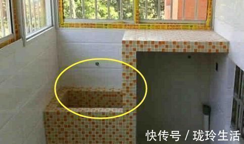卫生间|现在阳台要不要装拖把池后悔当初不听劝,新房入住才知被坑惨