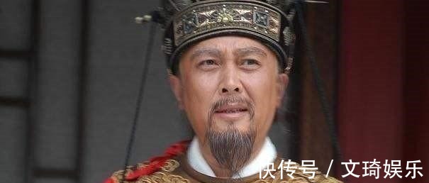 上联！大臣劝告儿子收敛行为，写一上联“不畏官司千张纸”，下联绝了！