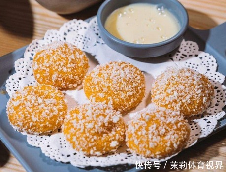 南瓜饼的做|做南瓜饼时,只加糯米粉和糖就错了,如果少了它,不软糯还发硬