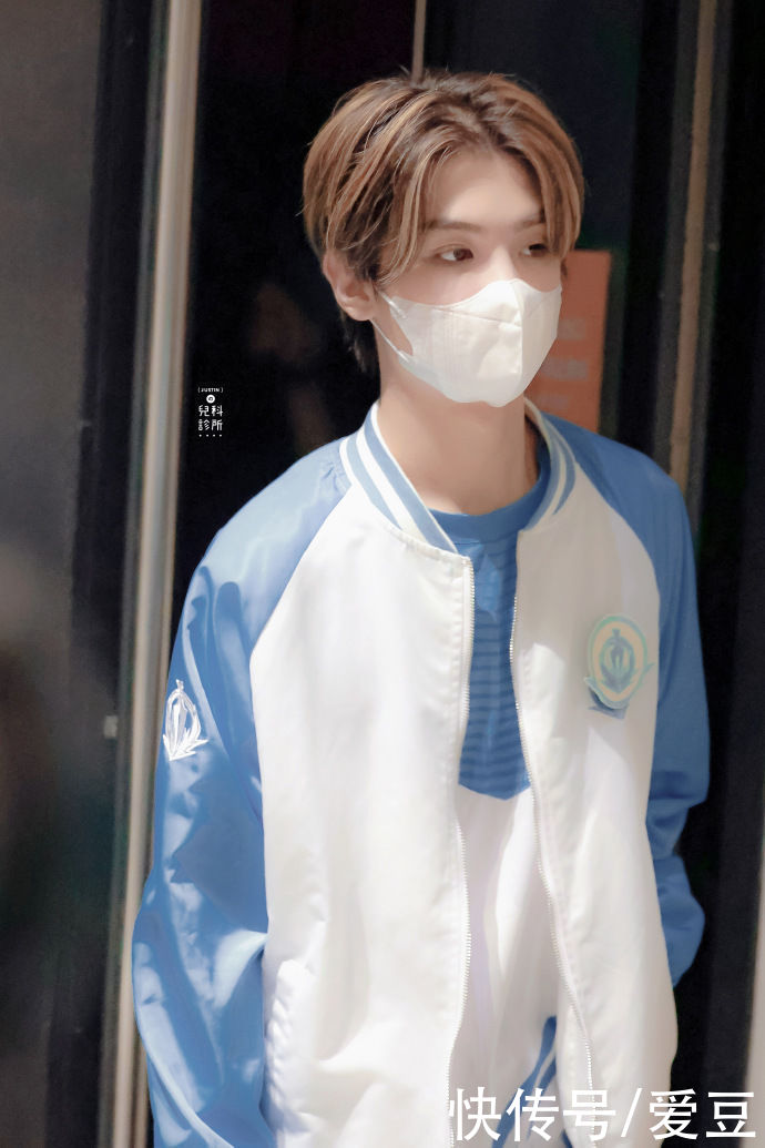 小贾|「Justin」「新闻」210830 黄明昊昨日录制《你我皆王者》路透 小贾职业梦完成进度50%