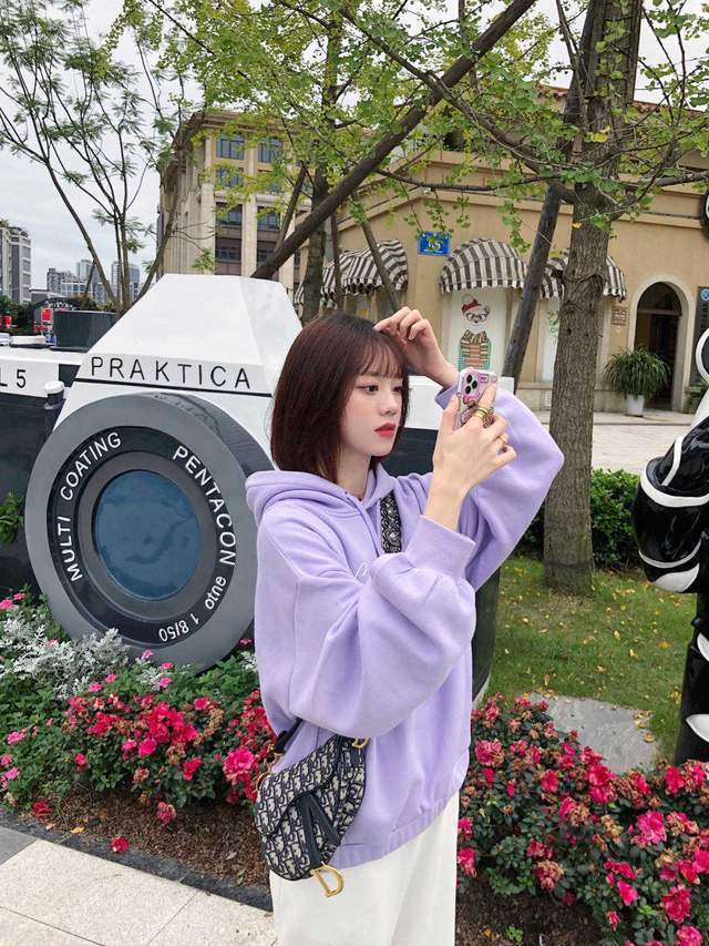 穿搭|优雅风格的穿搭技巧,这几款衣服很减龄,秋季这样穿就很美