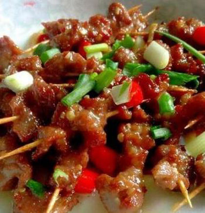 美食精选:东坡肉,凉拌金针菇,牙签牛肉,五花肉香煎豆腐煲的做法