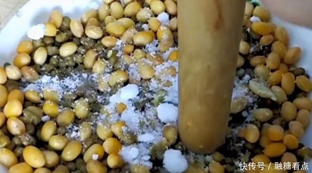 春天多给孩子做这小饼，不用水不用油，清热去火助消化，简单家常