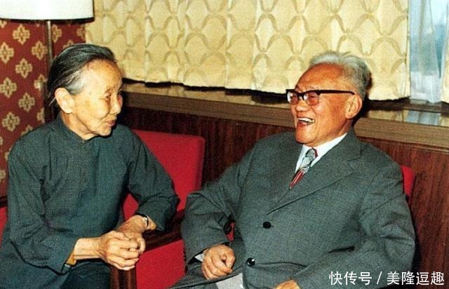 妻子|百岁老人的爱恋,和妻子相伴28年,骨灰放枕边共眠33年