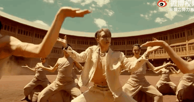 他們?cè)鸦貧w是為了把草種到舞臺(tái)上嗎