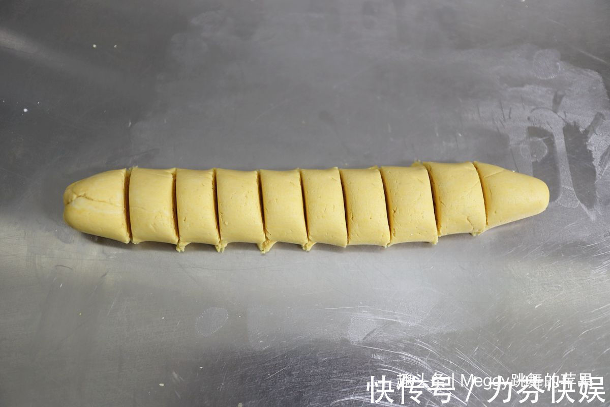 面团|用南瓜糯米做的3款小吃，还没出锅就流口水了，连老妈都没忍住