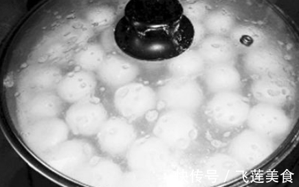 煮汤圆，冷水下锅还是热水下锅？9成人弄反了，难怪汤圆总是破皮