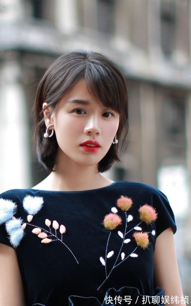 丸子头|马尾辫已经不流行了,今年流行这4种“发型”,简单大方显脸小