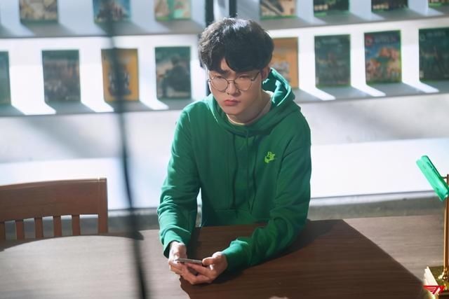 真的|太惨了！安掌门谈Faker：他真的很可怜，一个月只能休息一次