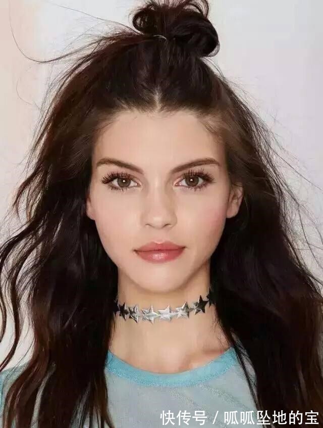 发际线|发量少的女生,建议不要留这4款发型,尤其最后一个,秃上加秃哦!