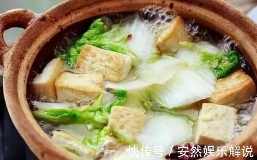 2道家常菜,大厨这样炖,比大鱼大肉好吃,香辣解馋,吃得过瘾