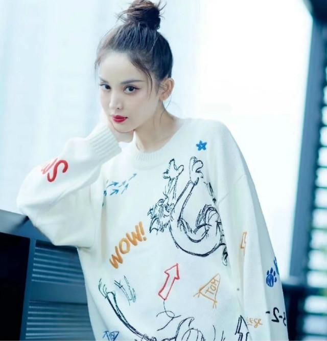 小姐姐|丸子头:扎出了少女感,烟筒卷:烫出了洋气感,2021年真不得了!