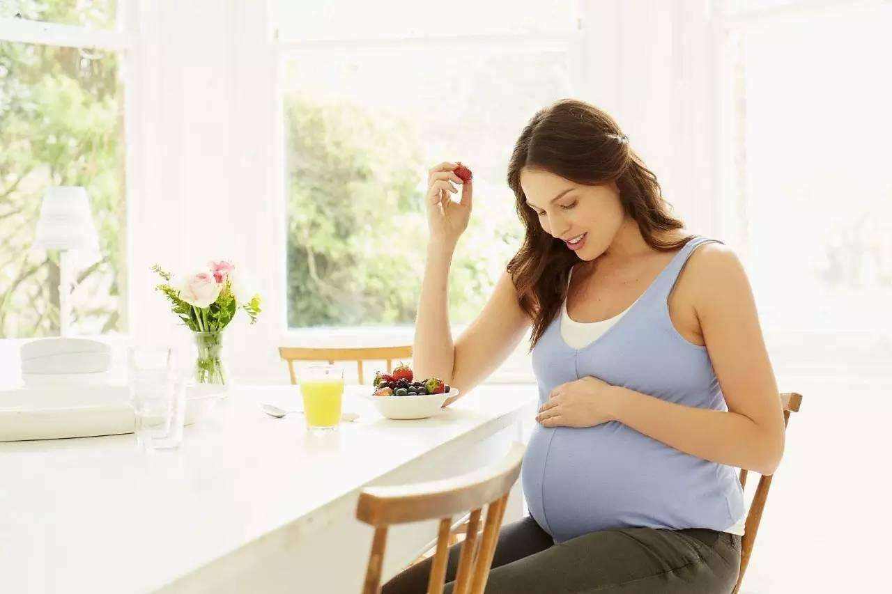 “最美新生儿”来袭!看着就想抱,网友:从小就这么美长大还得了