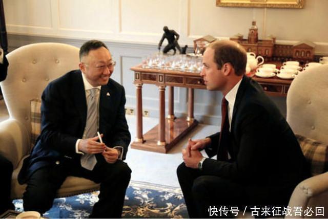 公务员|公务员辞职下海卖鸭，靠电脑配件年赚70亿，生活奢靡，酒只喝拉菲