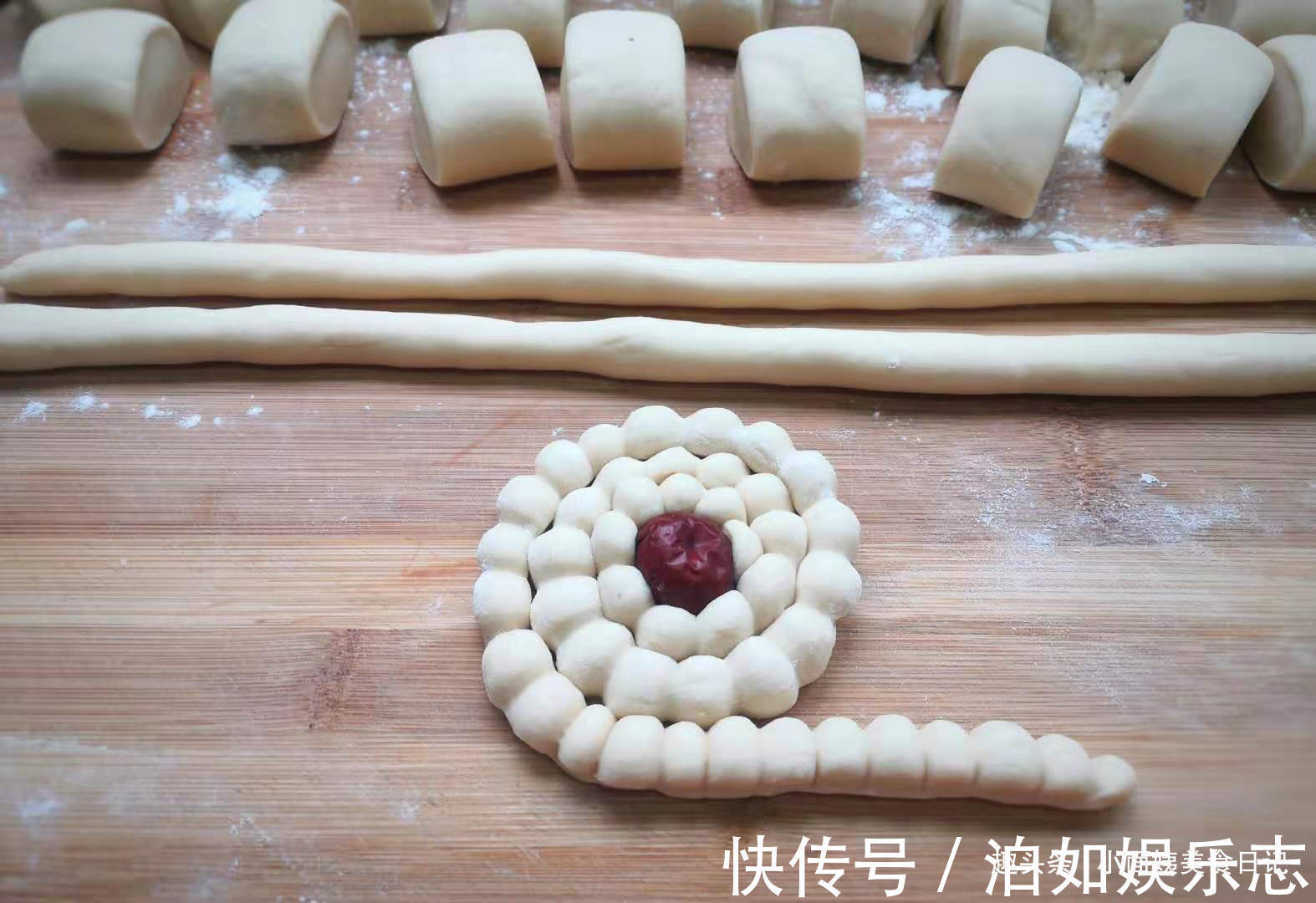 蒸馒头|馒头最漂亮的做法，筷子一压，两手一卷，蓬松暄软，一学就会！