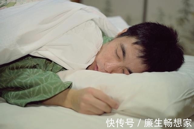 睡眠质量|年过四十后，就需要“养命”了，请牢记“早起2不过，睡前3不要”