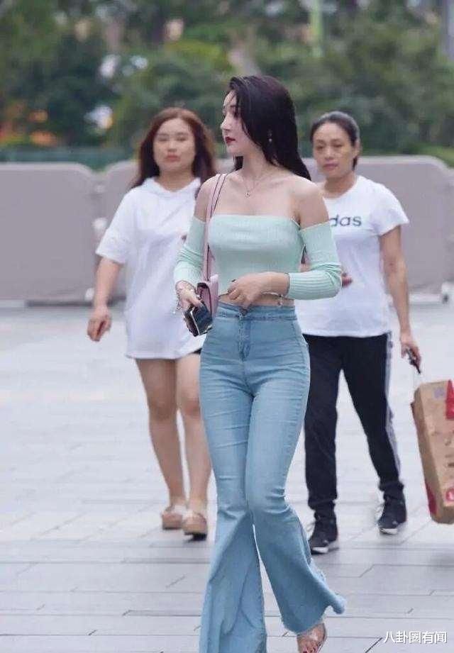 打底裤穿搭活力十足，也可日常休闲，是心动的感觉