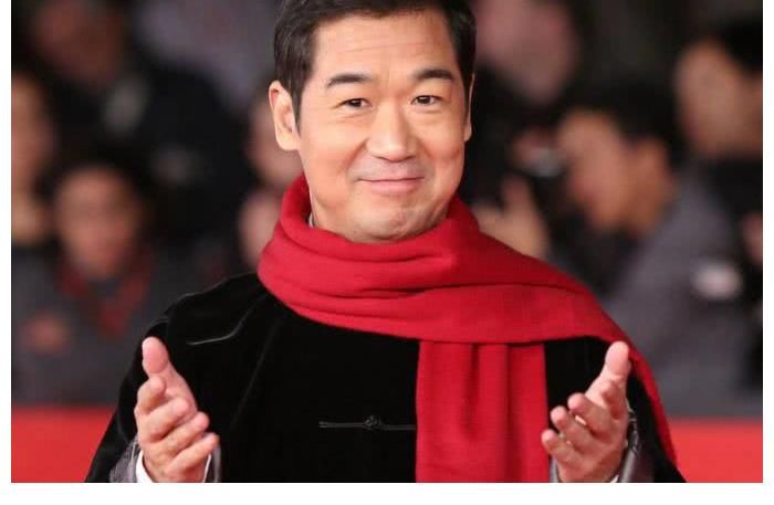 張國立大火前經(jīng)常被他帶著改善伙食，葛優(yōu)吃第一頓海鮮也是沾他光