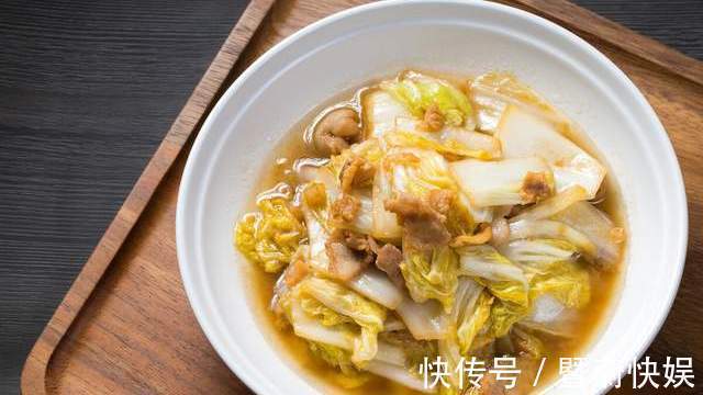 白菜|炒白菜有诀窍,记住这3点,白菜脆嫩鲜香,家人夸我厨艺好抢着吃