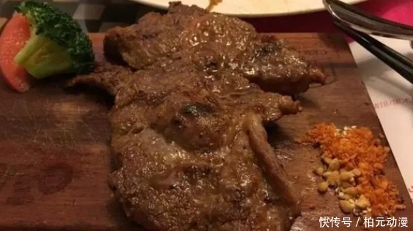  别人|吃西餐的时候，当你喝了柠檬水后，会被别人笑话的