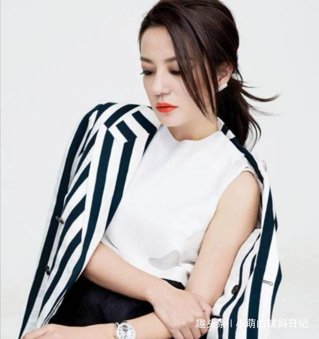 女人不管奔几，扎马尾时少犯这3个''错误''！掉发不说，还显脸大