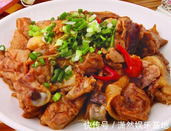 睡眠质量|70岁婆婆摔倒后骨折,营养师建议:常吃2白喝1饮,骨龄年轻20岁