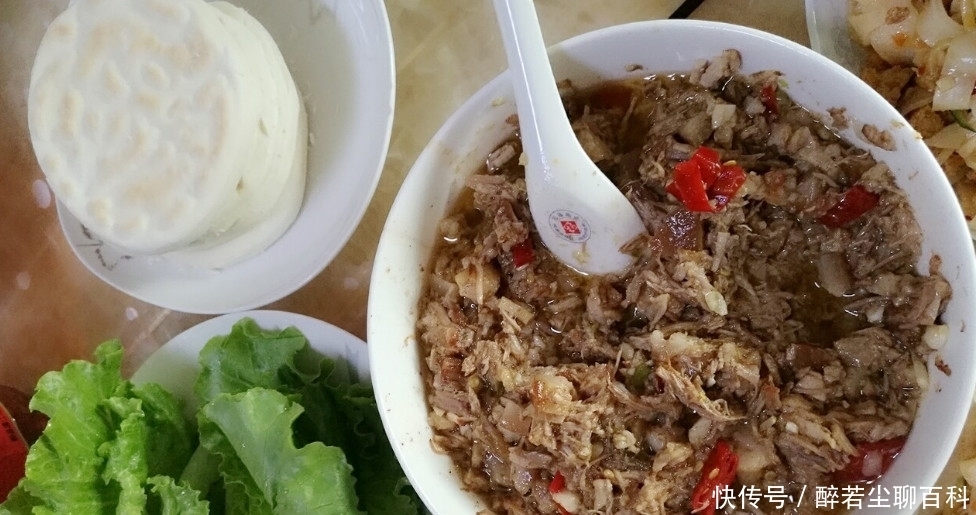 北方朋友招待我一顿饭,一粒米都没吃着,我却待得不愿走