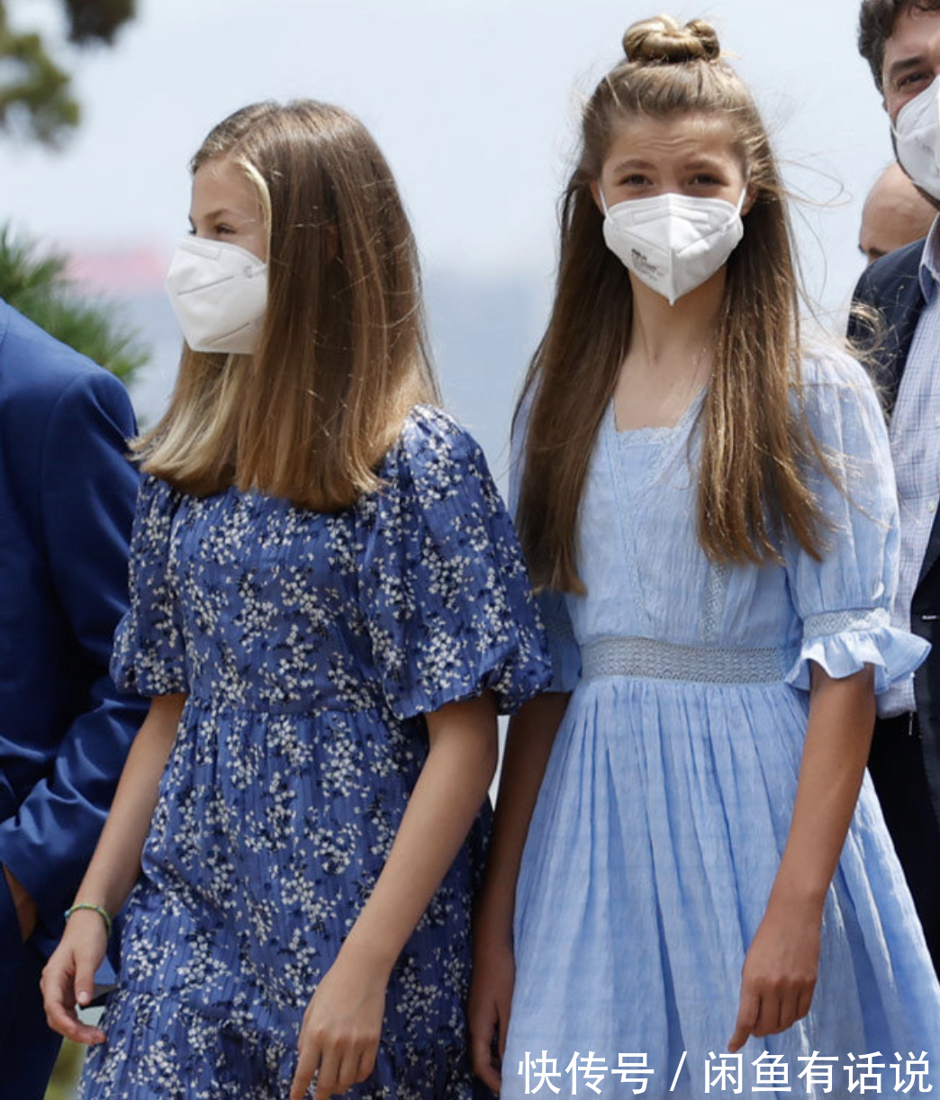 蓝裙|西班牙俩公主同穿蓝裙亮相,简单却很高级,妹妹扎丸子头气场更足