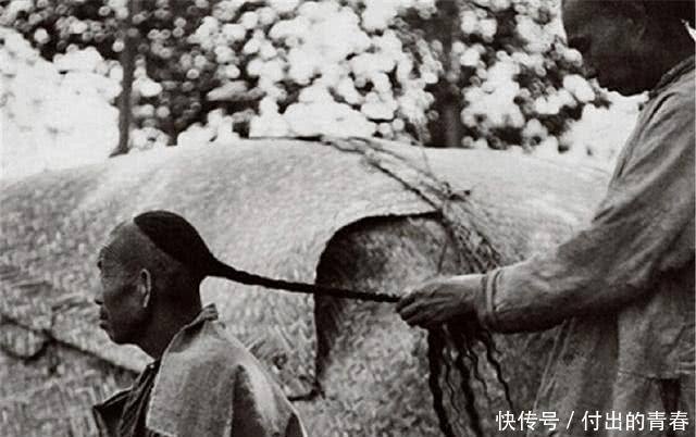 袁世凯|罕见老照片图2袁世凯穿着龙袍进行登基,图4李小龙拿着双截棍!