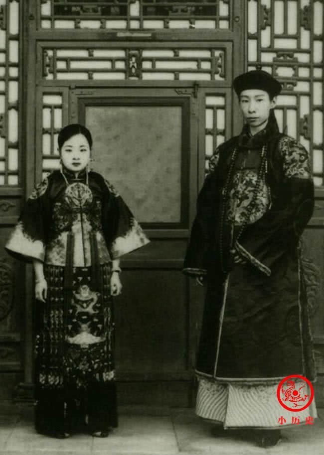 清末|清末民初王公贵族生活照:结婚礼服很精美,大臣肥头大耳