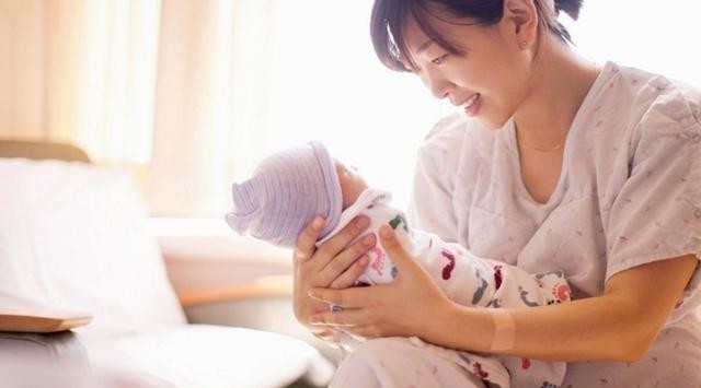 孩子|爸爸姓杨，随口给五胞胎取了名字，上户口时工作人员笑出了声