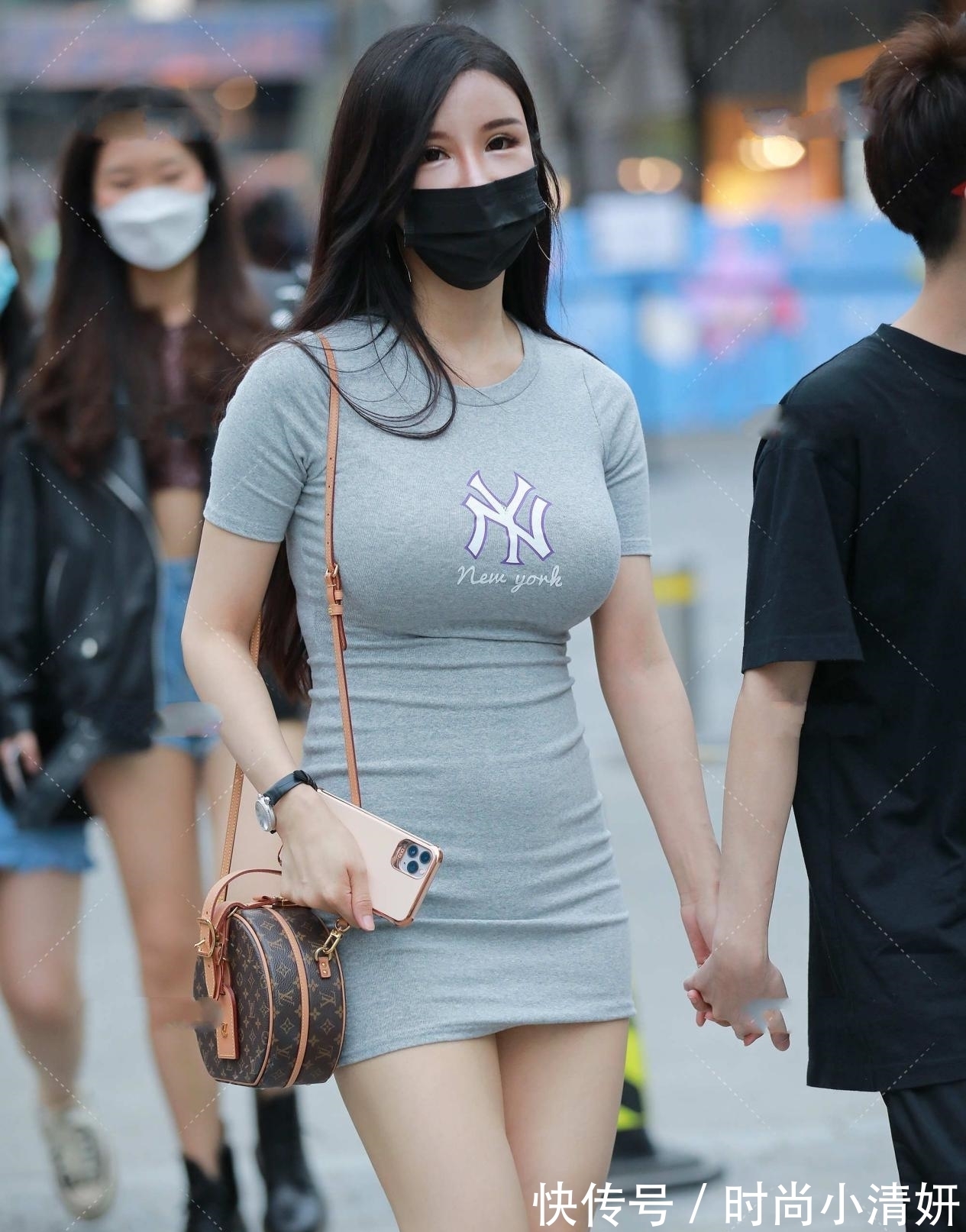 出身材 贴身舒适的修身裙子,散发自信的状态,彰显独特时尚感