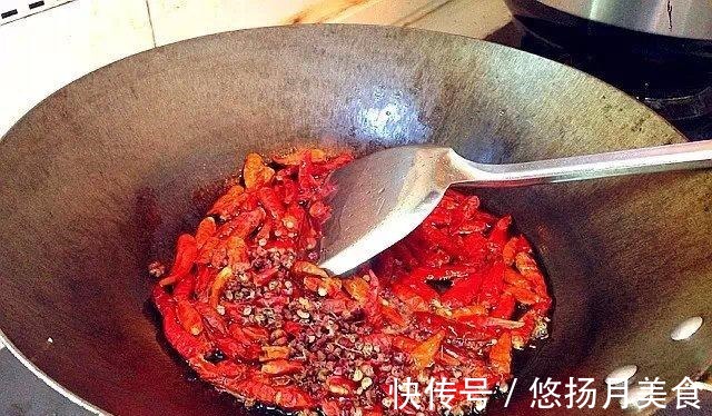 豆瓣酱|晚上来一碗水煮肉片,香辣可口,美味无比,好好过把瘾!
